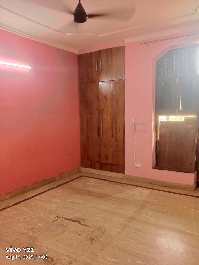 Room, ashoka-enclave-3 3 Bedroom 1350 Sq.Ft. Builder Floor In Sector 35 Faridabad 9108118