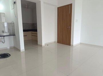Room in 2 BHK Apartment at Majestique Signature Towers, Balewadi – for Rent