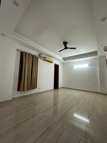 Room in 4 BHK Builder Floor at Freedom Fighters Enclave – for Sale