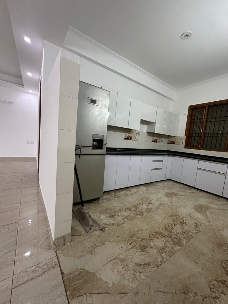 Balcony, freedom fighters enclave 4 Bedroom 3600 Sq.Ft. Builder Floor In Freedom Fighters Enclave Delhi 9108140