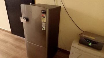 Furnished Amenities in 2 BHK Apartment at Gomti Nagar – for Rent