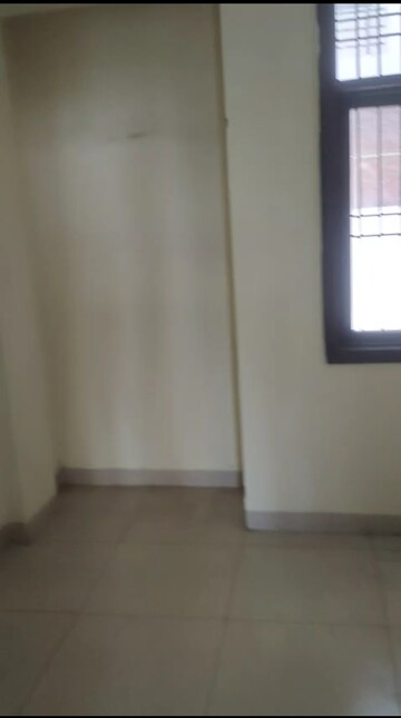 Room in 2.5 BHK Apartment at Wave City – for Sale