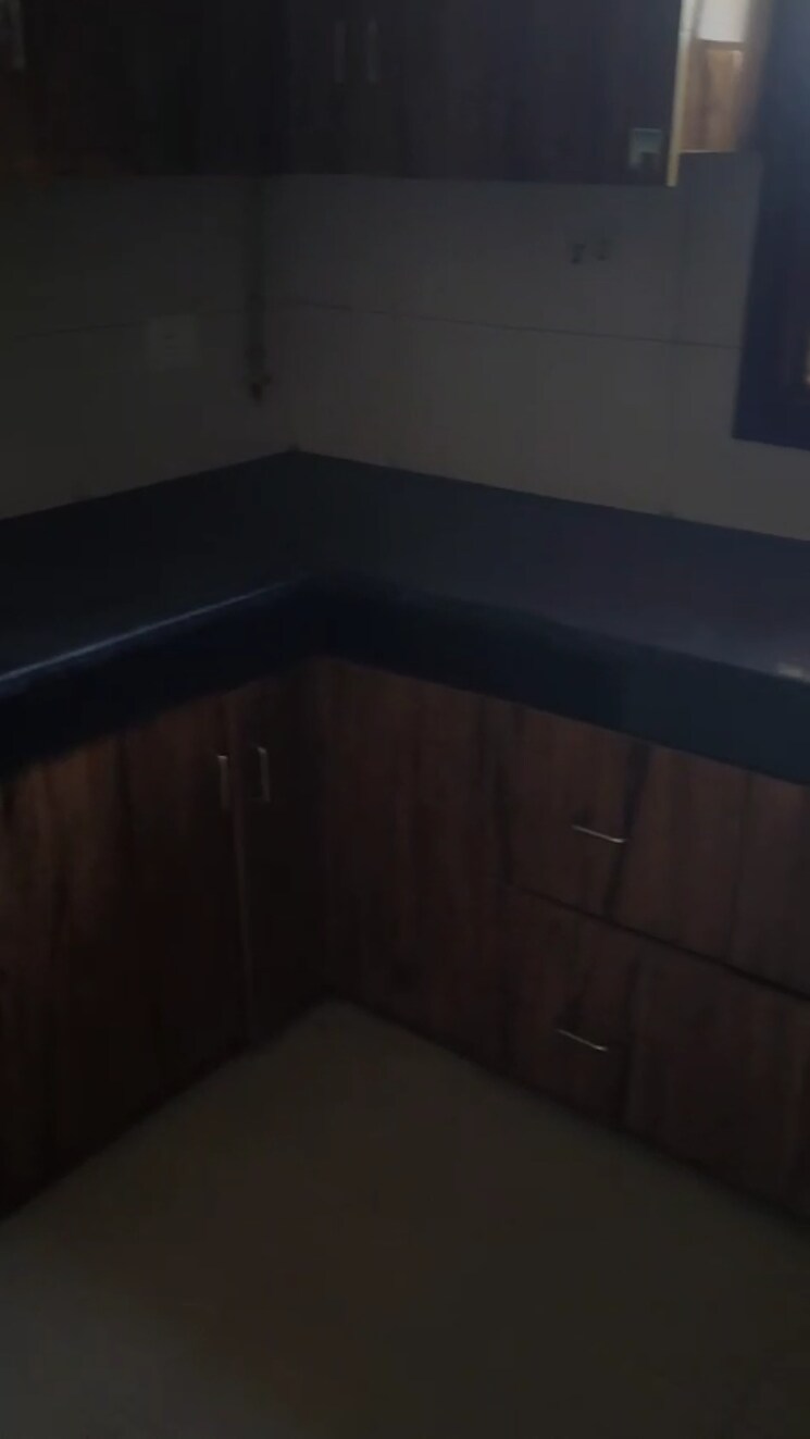 Kitchen, wave city 2.5 Bedroom 194 Sq.Yd. Apartment In Wave City Ghaziabad 9108203