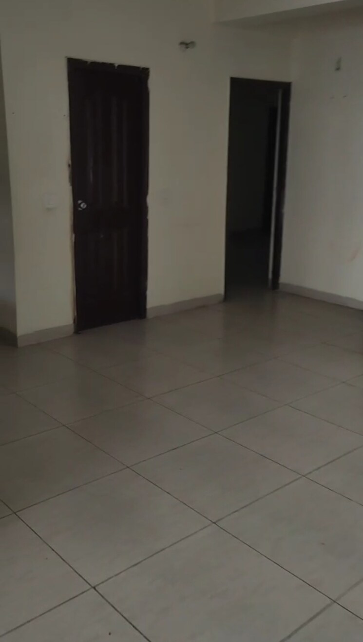 Room, wave city 2.5 Bedroom 194 Sq.Yd. Apartment In Wave City Ghaziabad 9108203