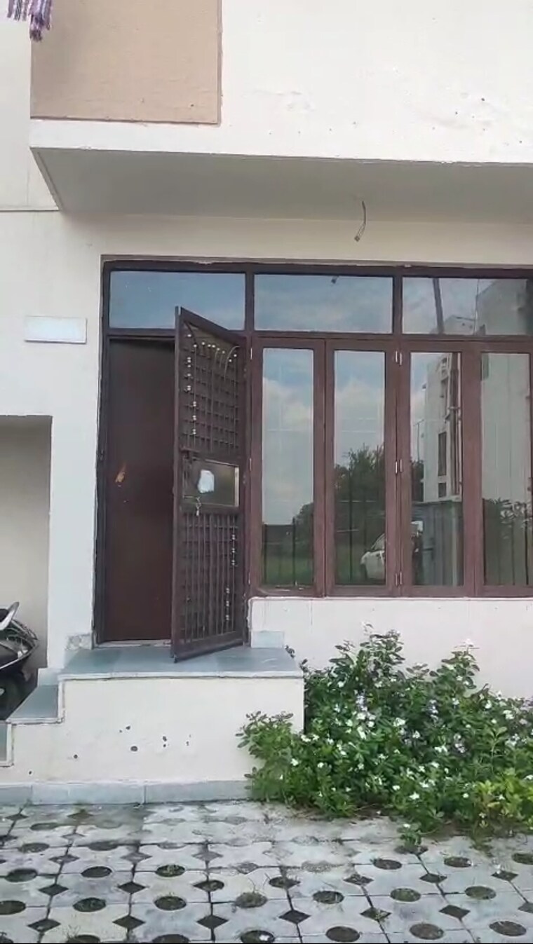 Exterior View, wave city 2.5 Bedroom 194 Sq.Yd. Apartment In Wave City Ghaziabad 9108203