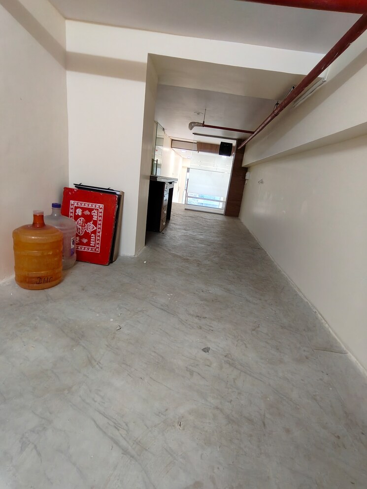 Room, built-rock-mount-residency Commercial Office Space 470 Sq.Ft. In Kalyan West Thane 9108384