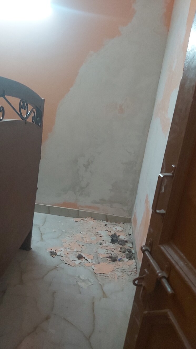 Room, uma-cooperative-society 2.5 Bedroom 850 Sq.Ft. Apartment In Mayur Vihar 1 Delhi 9108278