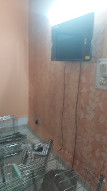 Room in 2.5 BHK Apartment at Uma Cooperative Society, Mayur Vihar 1 – for Rent