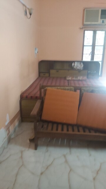 Living Room in 2.5 BHK Apartment at Uma Cooperative Society, Mayur Vihar 1 – for Rent