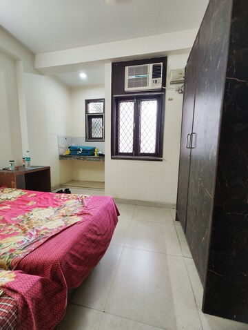 Bedroom in 1 RK Apartment at Katwaria Sarai – for Rent