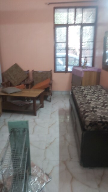 Living Room in 2.5 BHK Apartment at Uma Cooperative Society, Mayur Vihar 1 – for Rent