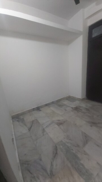 Room in 1.5 BHK Builder Floor at Mayur Vihar – for Rent