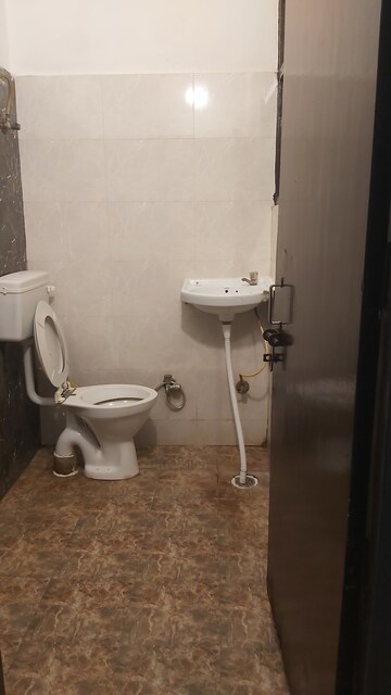 Bathroom in 1.5 BHK Builder Floor at Mayur Vihar – for Rent