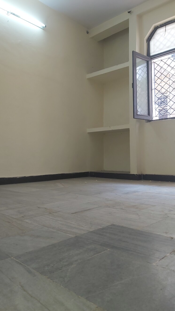 Balcony, mayur vihar 2.5 Bedroom 650 Sq.Ft. Builder Floor In Mayur Vihar Delhi 9108327
