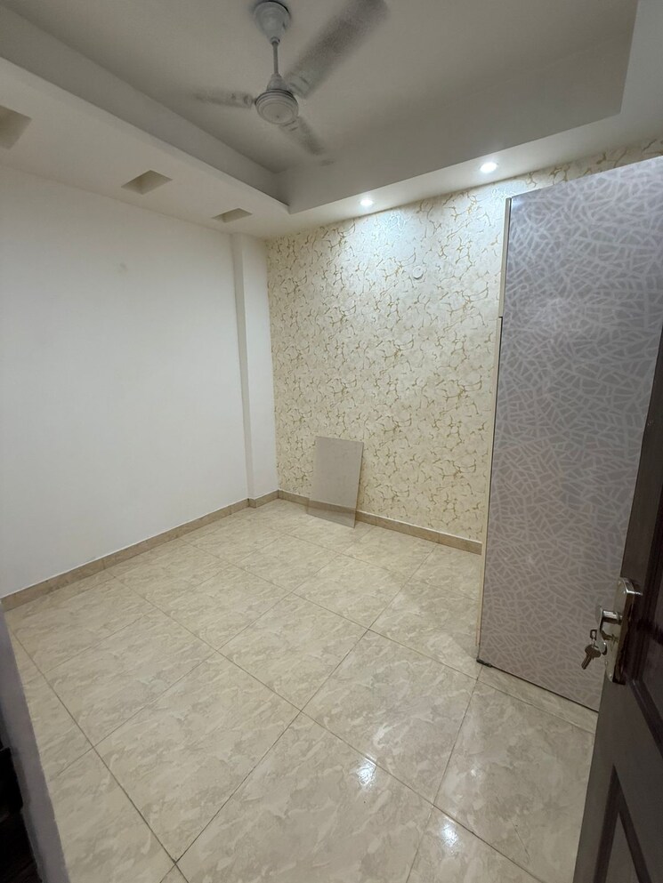 Room, gyan khand ii 2 Bedroom 650 Sq.Ft. Builder Floor In Gyan Khand ii Ghaziabad 9108342