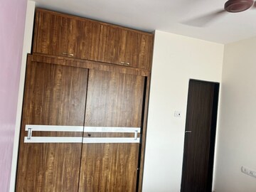 Furnished Amenities in 1 BHK Apartment at Lodha Amara, Kolshet Road – for Rent