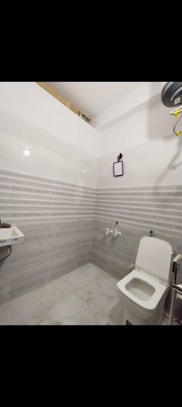 Bathroom in 1 BHK Builder Floor at Saket – for Rent