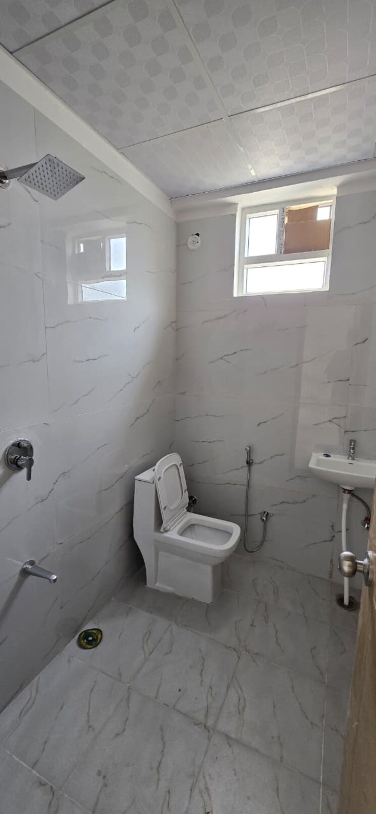 Bathroom, mansarovar 3 Bedroom 1400 Sq.Ft. Apartment In Mansarovar Jaipur 9108360