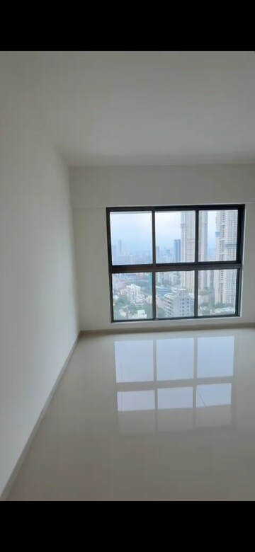 Room in 4 BHK Apartment at Raj Infinia, Malad West – for Sale