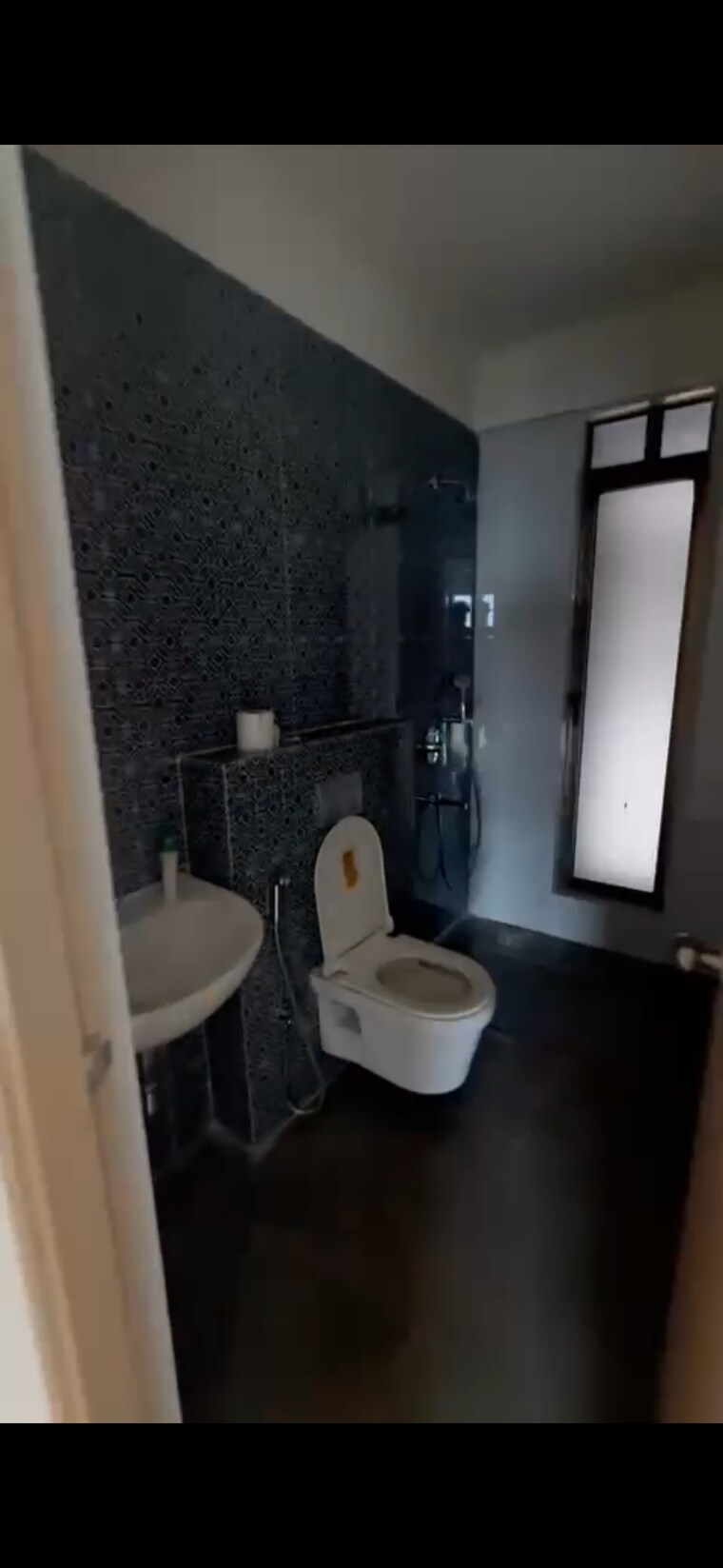 Bathroom, raj-infinia 4 Bedroom 1600 Sq.Ft. Apartment In Malad West Mumbai 9108372