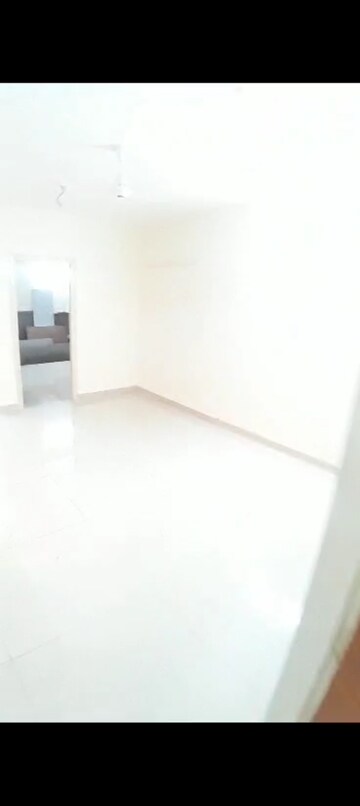Room in 4 BHK Apartment at JKG Palm Resort, Raj Nagar Extension – for Rent