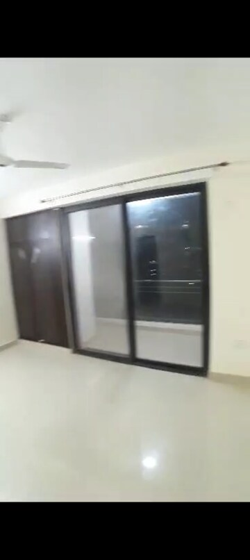 Room in 4 BHK Apartment at JKG Palm Resort, Raj Nagar Extension – for Rent
