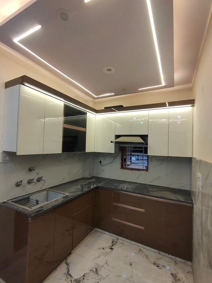 Kitchen, uttam nagar 2 Bedroom 52 Sq.Yd. Builder Floor In Uttam Nagar Delhi 9108366