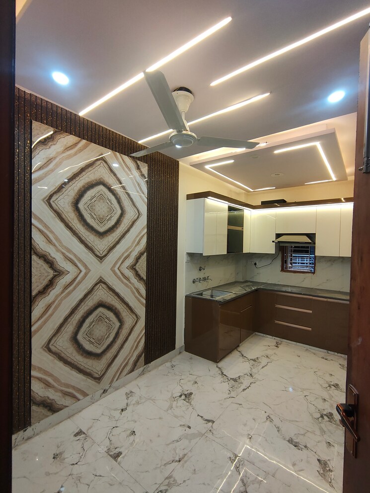  Parking, uttam nagar 2 Bedroom 52 Sq.Yd. Builder Floor In Uttam Nagar Delhi 9108366