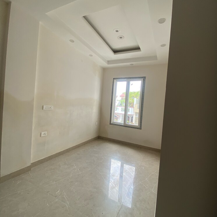 Room, sector 21d 3 Bedroom 1900 Sq.Ft. Builder Floor In Sector 21d Faridabad 9108443