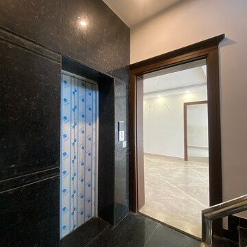  3 BHK Builder Floor at Sector 21d – for Sale