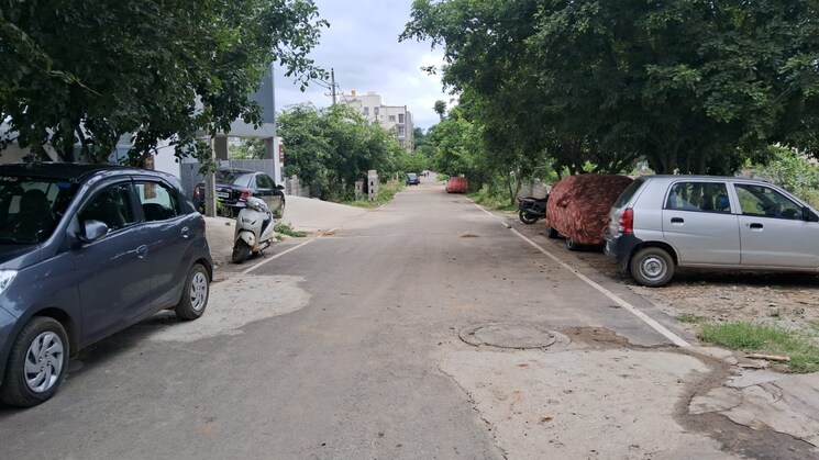  Parking, banashankari 6th stage  2400 Sq.Ft. Plot In Banashankari 6th Stage Bangalore 9108387