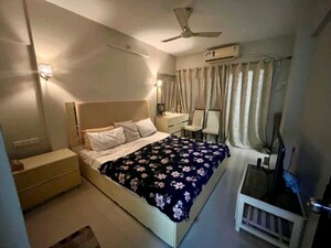 Team Area in 2 BHK Apartment at Raj Spaces Apartment, Goregaon West – for Rent