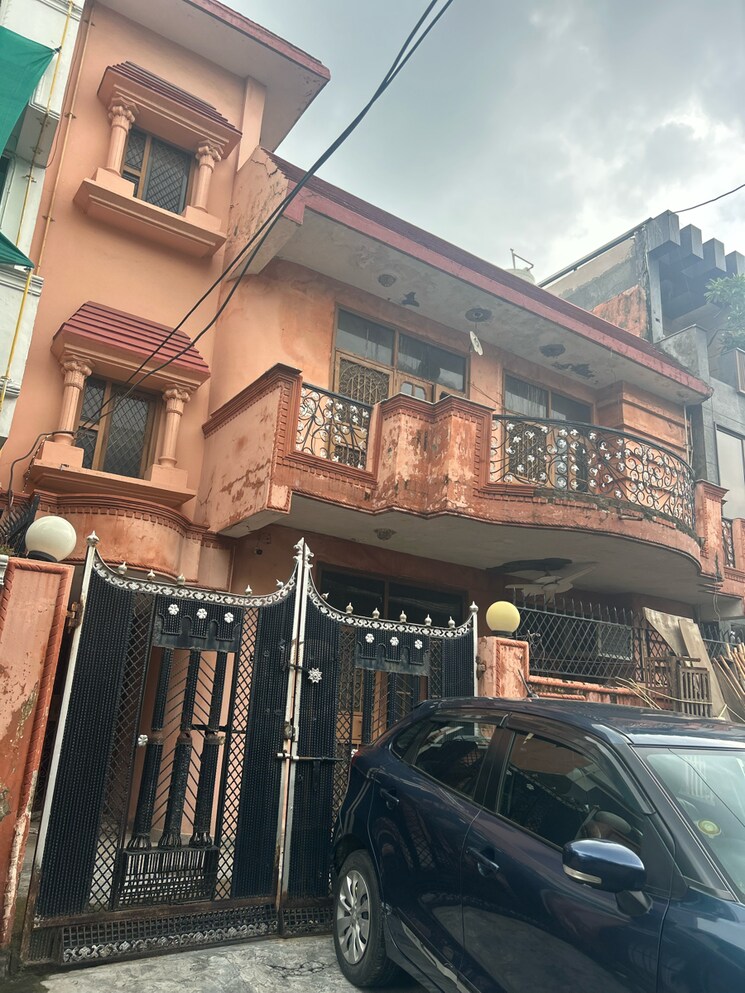 Exterior View, sector 41 3 Bedroom 180 Sq.Mt. Independent House In Sector 41 Noida 9108428