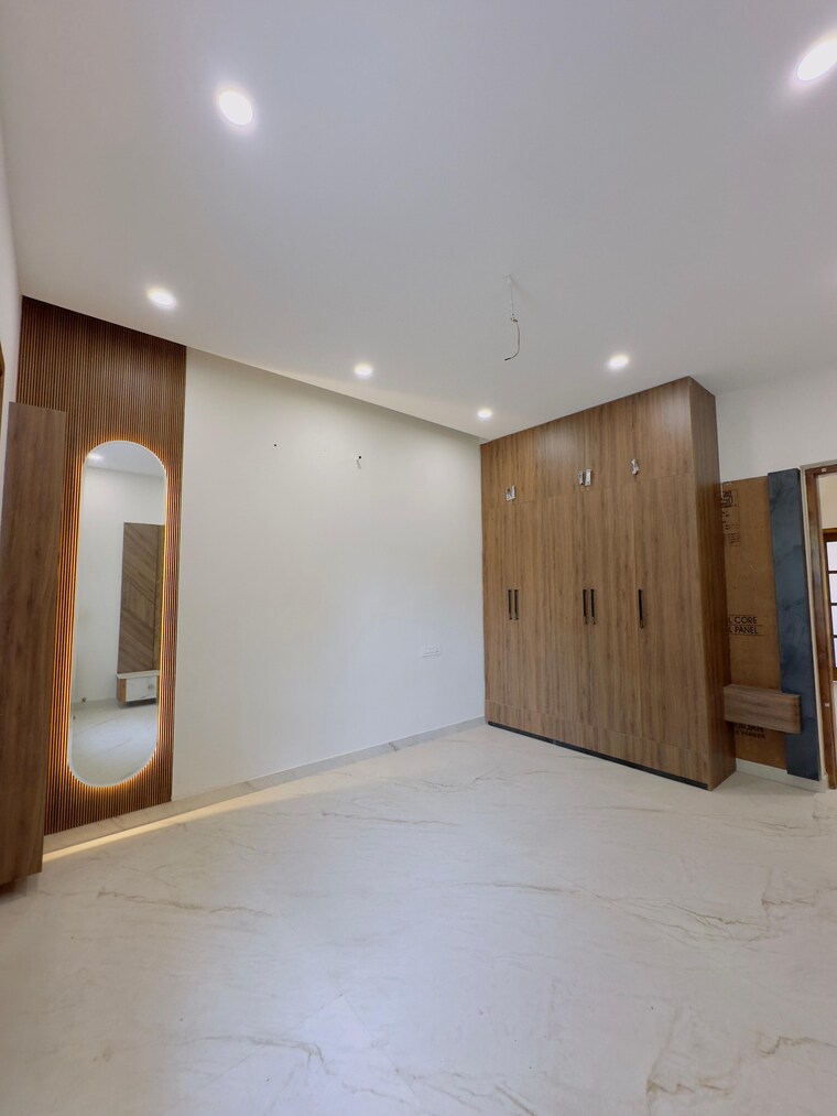 Room, patiala road 3 Bedroom 256 Sq.Yd. Independent House In Patiala Road Zirakpur 9108475