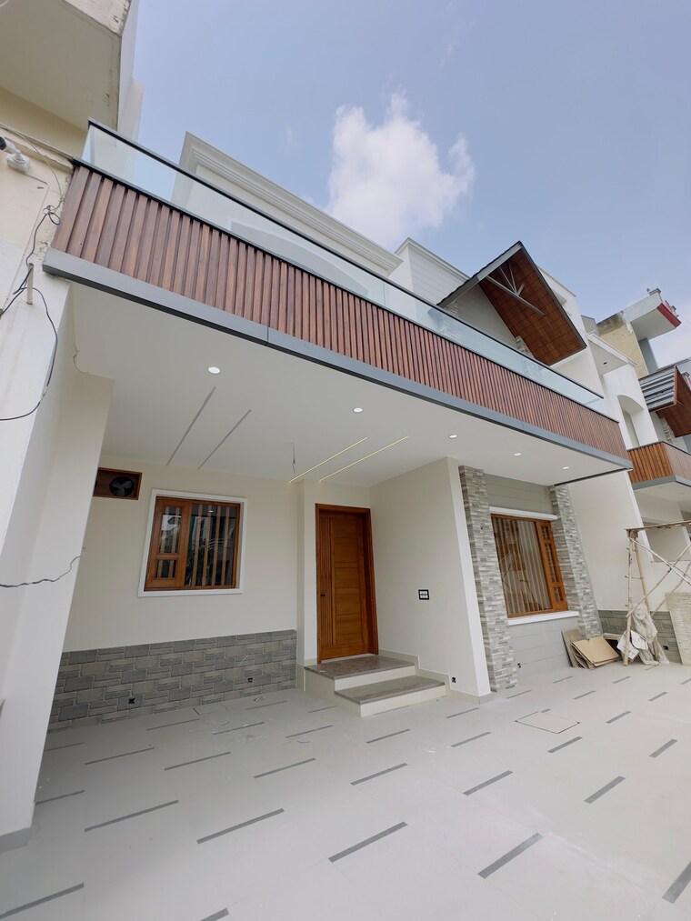 Terrace, patiala road 3 Bedroom 256 Sq.Yd. Independent House In Patiala Road Zirakpur 9108475