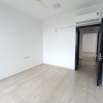 Room in 3 BHK Apartment at Oberoi Sky City, Khande Rao Dongari – for Rent