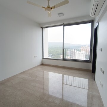 Room in 3 BHK Apartment at Oberoi Sky City, Khande Rao Dongari – for Rent