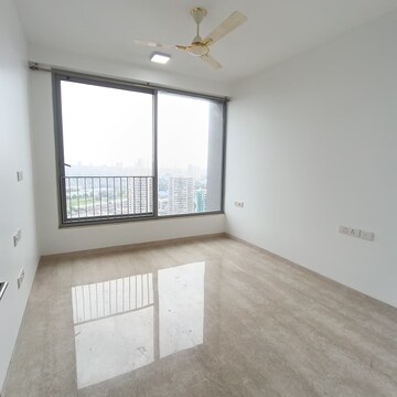 Room in 3 BHK Apartment at Oberoi Sky City, Khande Rao Dongari – for Rent