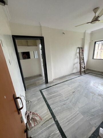 2 BHK Apartment For Rent in Sai Baba Complex Goregaon, Goregaon East