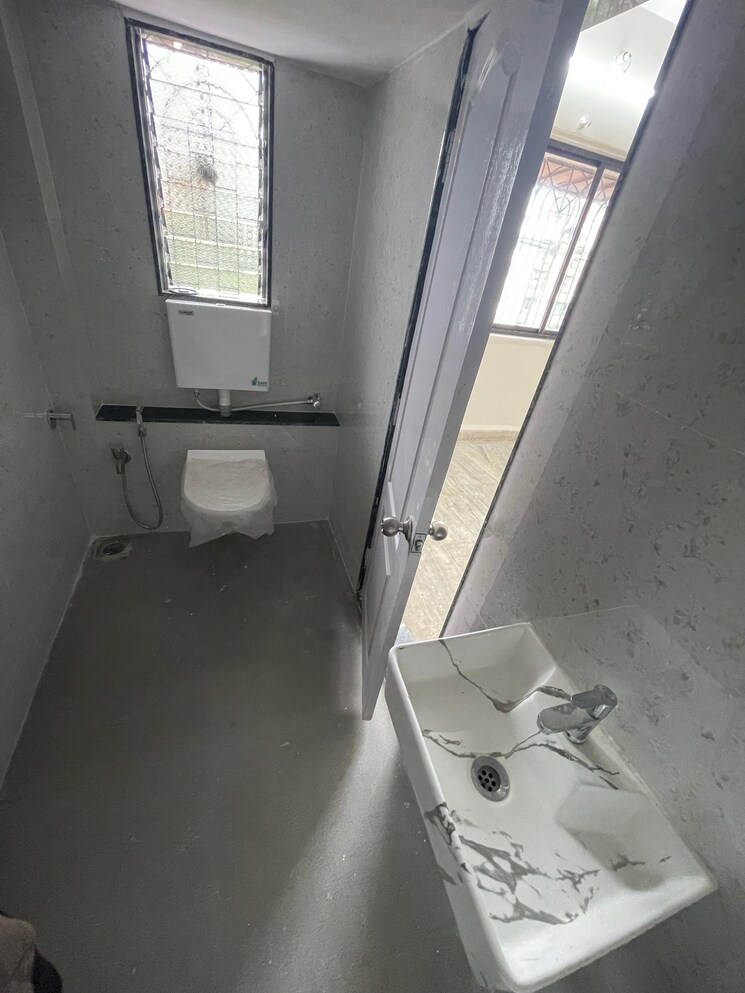 Bathroom, sai-baba-complex-goregaon 2 Bedroom 850 Sq.Ft. Apartment In Goregaon East Mumbai 9108491