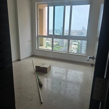 Room in 3 BHK Apartment at Hiranandani Heritage Rivona, Fateh Baug – for Rent