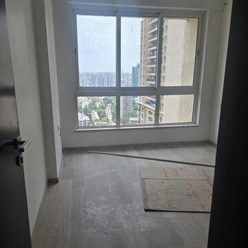 Room in 3 BHK Apartment at Hiranandani Heritage Rivona, Fateh Baug – for Rent