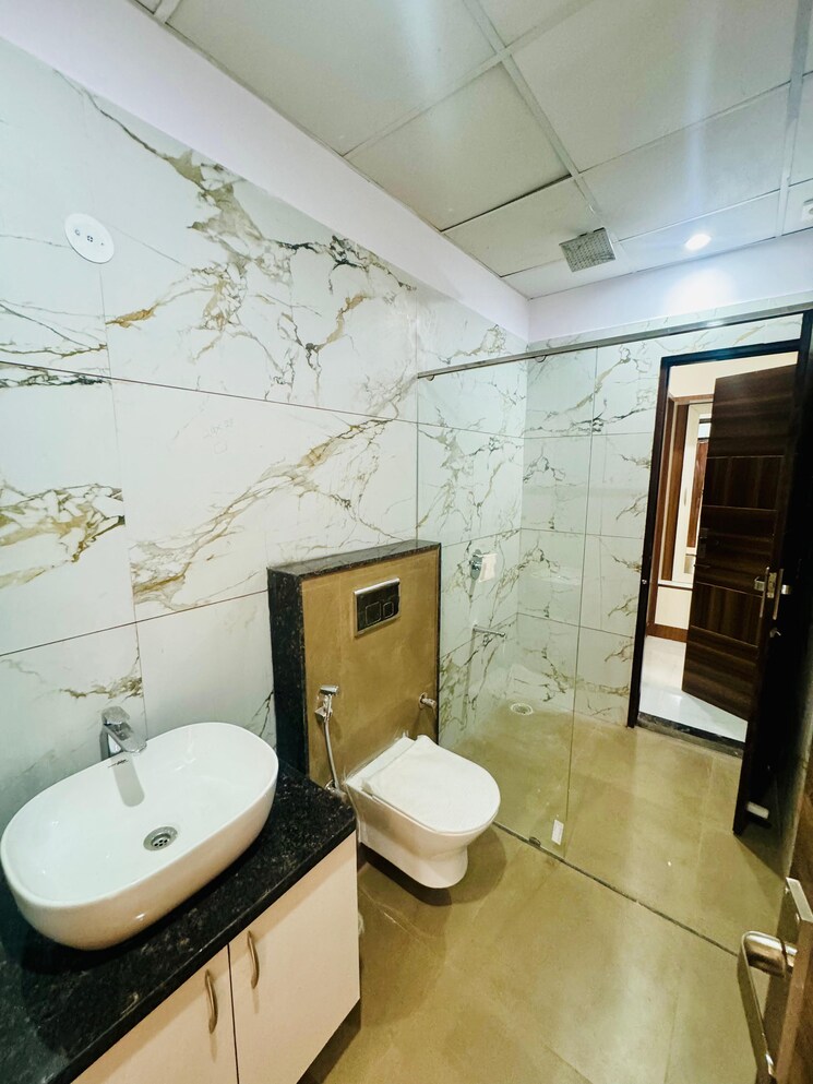 Bathroom, mansarovar extension 4 Bedroom 2000 Sq.Ft. Apartment In Mansarovar Extension Jaipur 9108490