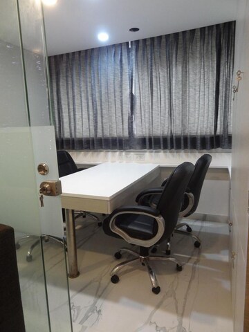 Study Room in 1 BHK Apartment at Worli – for Rent
