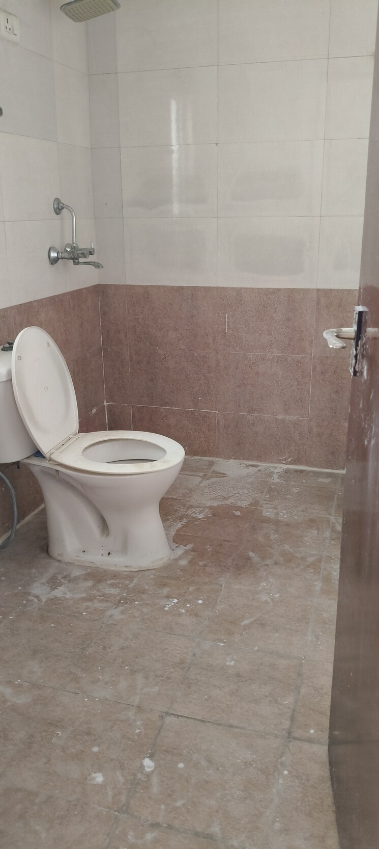 Bathroom, gaur-city-2 2.5 Bedroom 1175 Sq.Ft. Apartment In Gaur City 2 Greater Noida 9108613