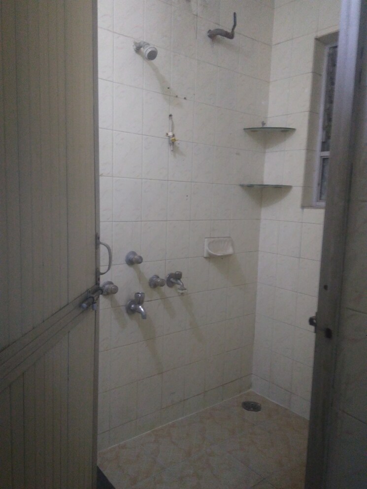 Bathroom, kapare-garden 1 Bedroom 600 Sq.Ft. Apartment In Anand Nagar Chinchwad Pune 9108582