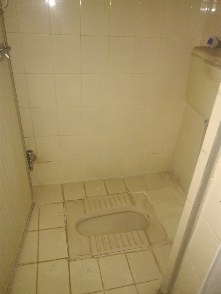 Bathroom, kapare-garden 1 Bedroom 600 Sq.Ft. Apartment In Anand Nagar Chinchwad Pune 9108582