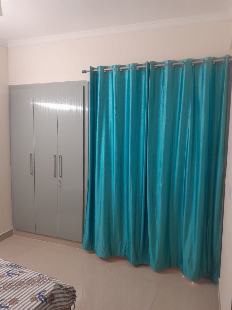 Room, aims-golf-city 2 Bedroom 950 Sq.Ft. Apartment In Sector 75 Noida 9108612