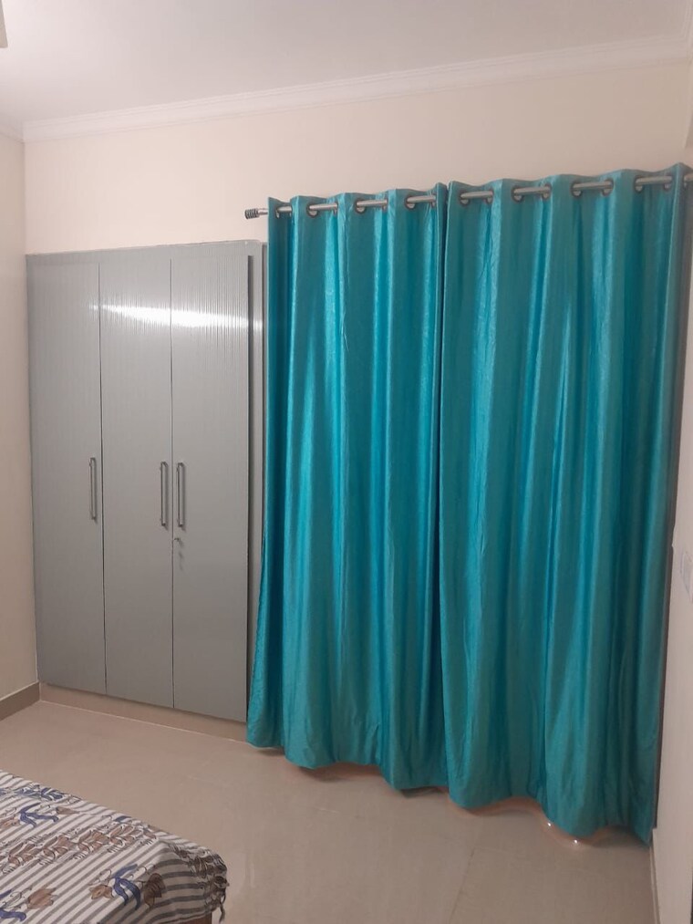 Room, aims-golf-city 2 Bedroom 950 Sq.Ft. Apartment In Sector 75 Noida 9108612