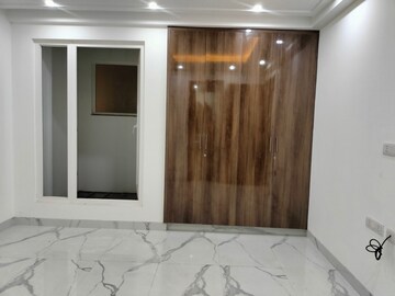 Room in 3.5 BHK Apartment at Saket – for Rent